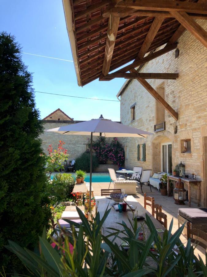 La Cour Des Delices Bed & Breakfast Gigny  ภายนอก รูปภาพ