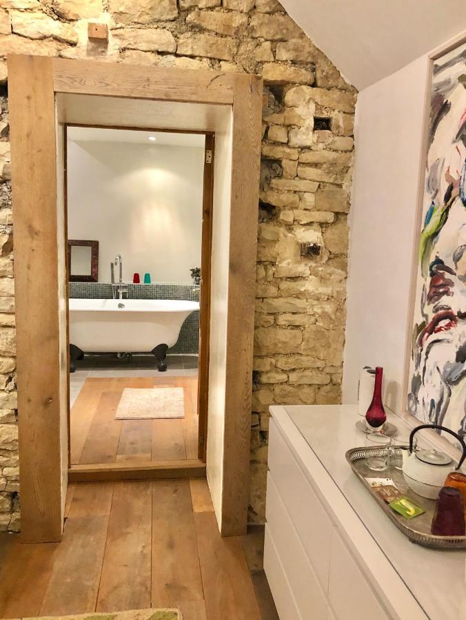 La Cour Des Delices Bed & Breakfast Gigny  ภายนอก รูปภาพ