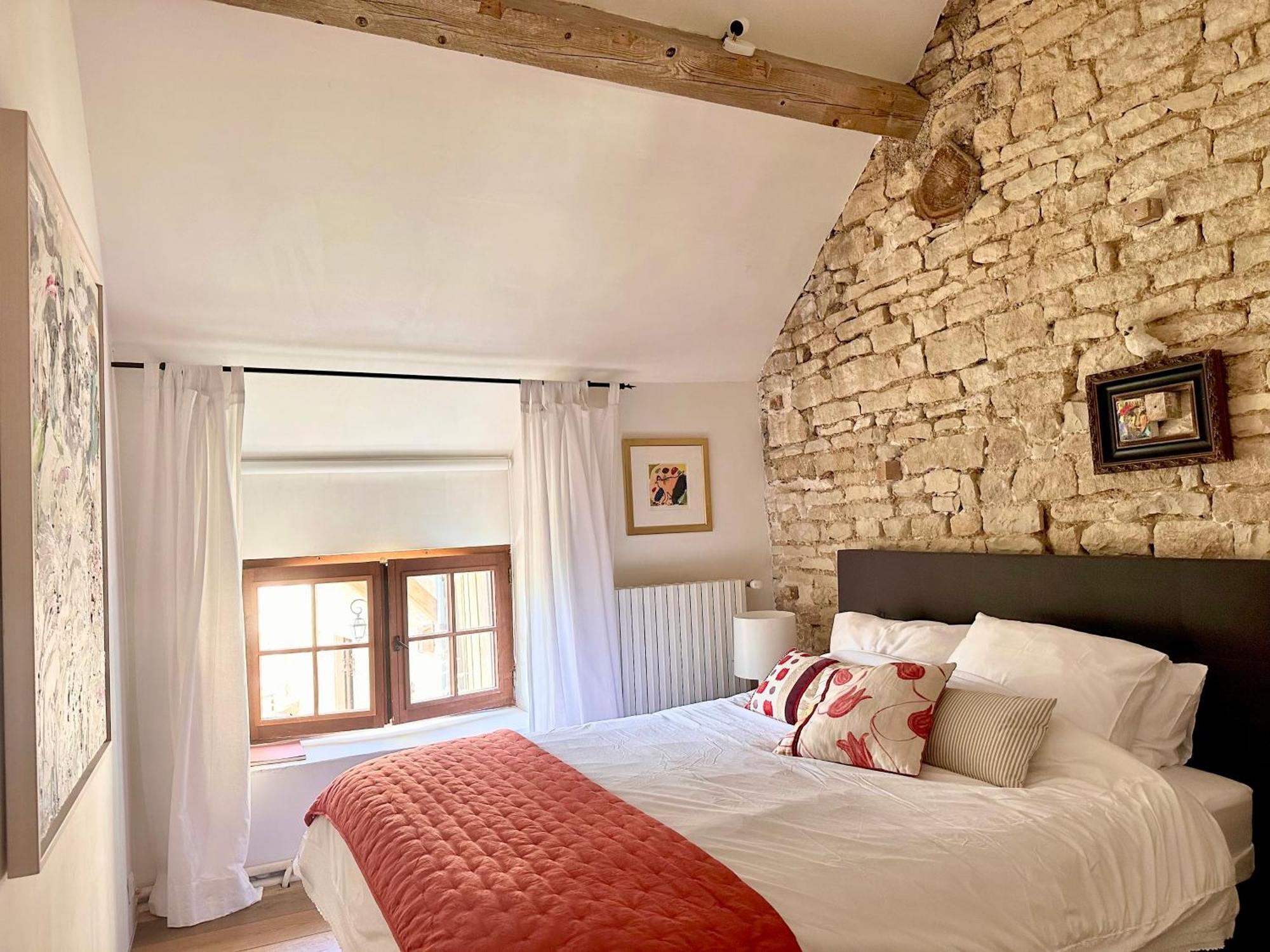 La Cour Des Delices Bed & Breakfast Gigny  ภายนอก รูปภาพ