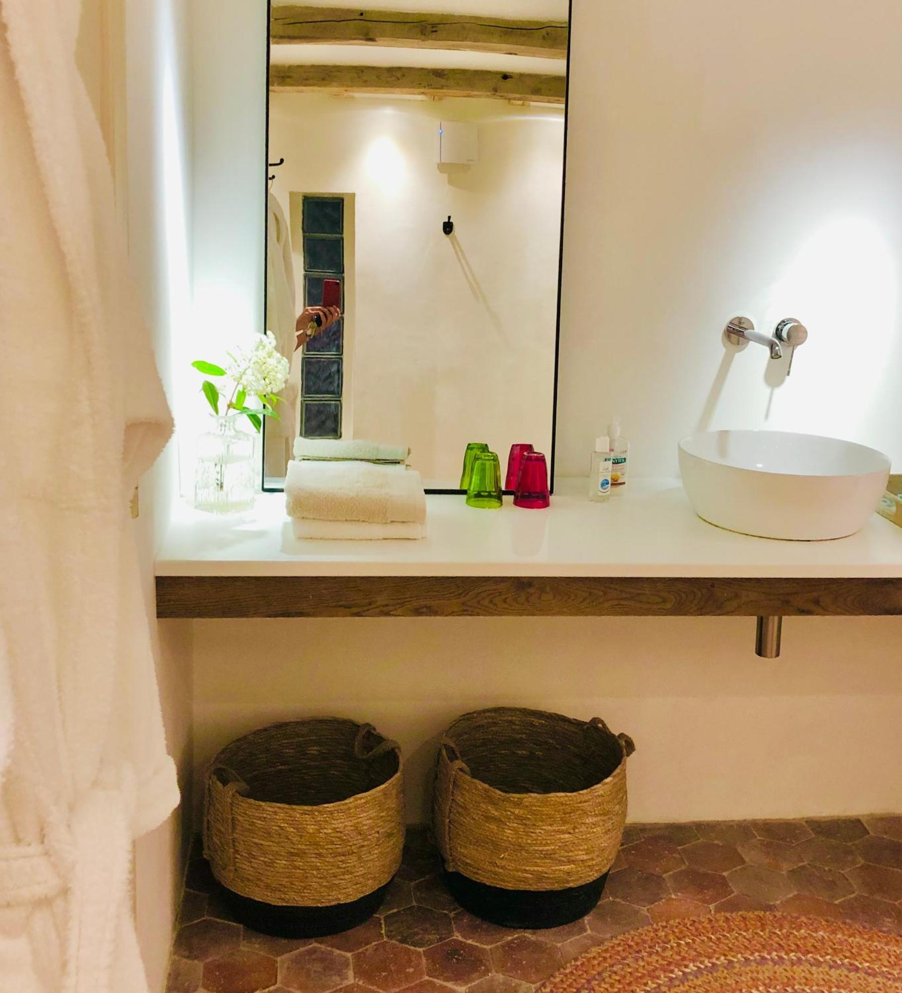La Cour Des Delices Bed & Breakfast Gigny  ภายนอก รูปภาพ