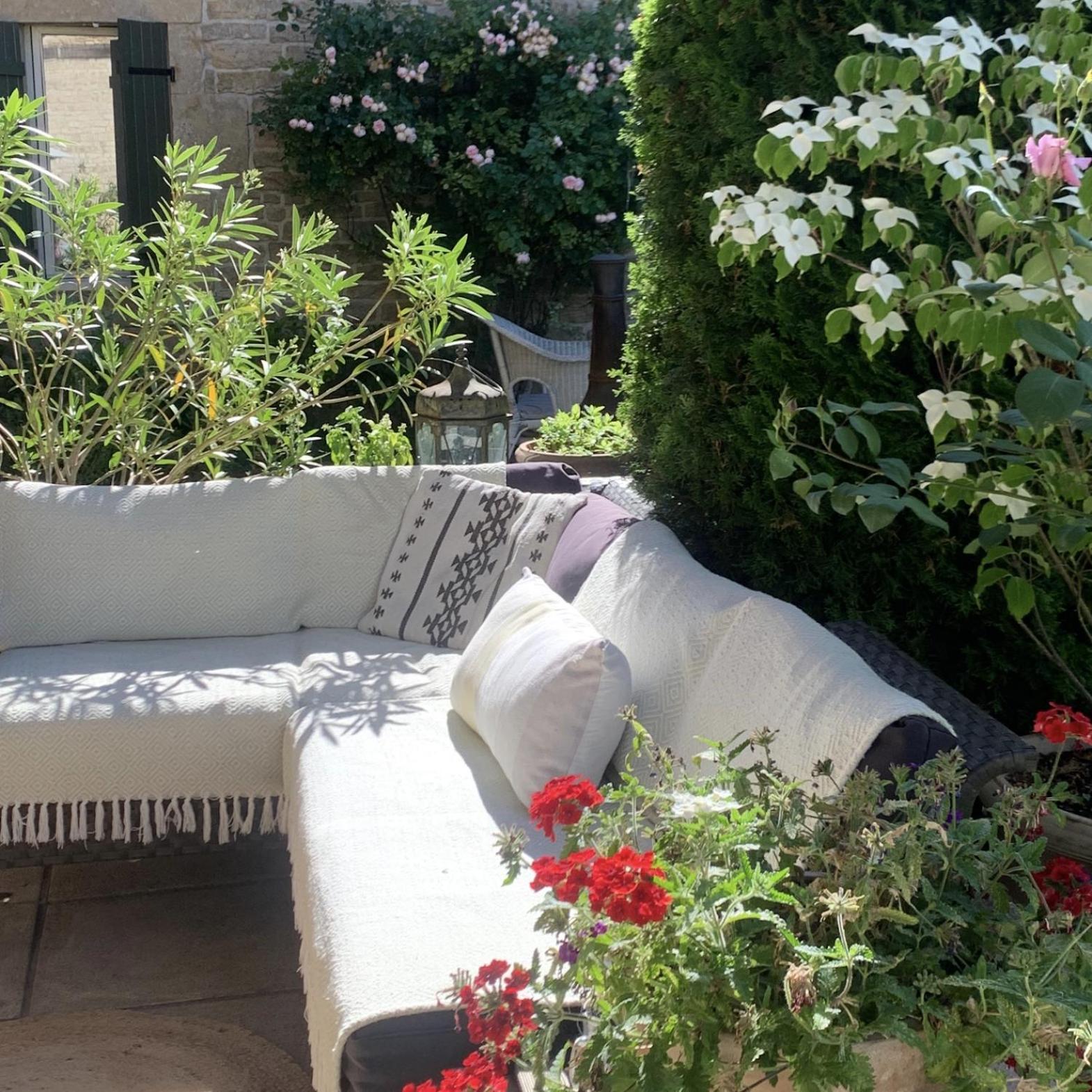 La Cour Des Delices Bed & Breakfast Gigny  ภายนอก รูปภาพ
